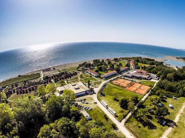 http://Ada%20Bojana%20(ex.%20Tourist%20Settlement%20Bojana%20Lux)