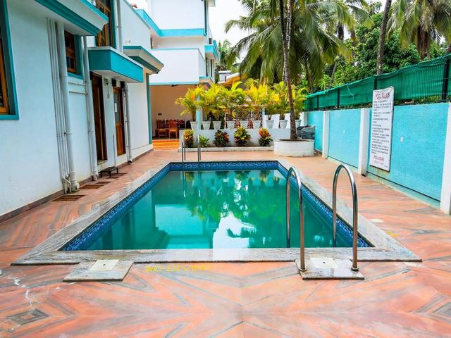 http://Raj%20Samudra%20Hotel%20&%20Spa%20By%20Apricus%20(ex.%20Apricus%20Meera%20Resort;%20Meera%20Motels%20and%20Residency)