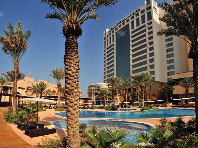 http://The%20Diplomat%20Radisson%20Blu%20Residence%20&%20Spa