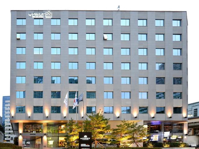 http://A%20First%20Hotel%20Myeongdong