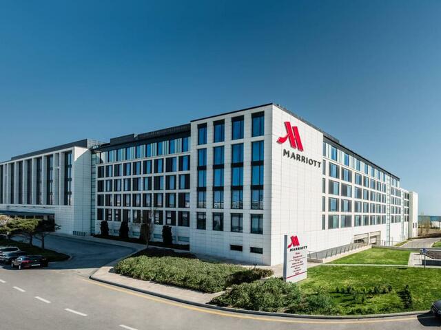 http://Baku%20Marriott%20Hotel%20Boulevard