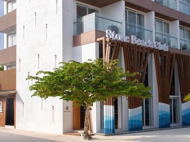 http://Stone%20Beach%20Club%20Dhiffushi