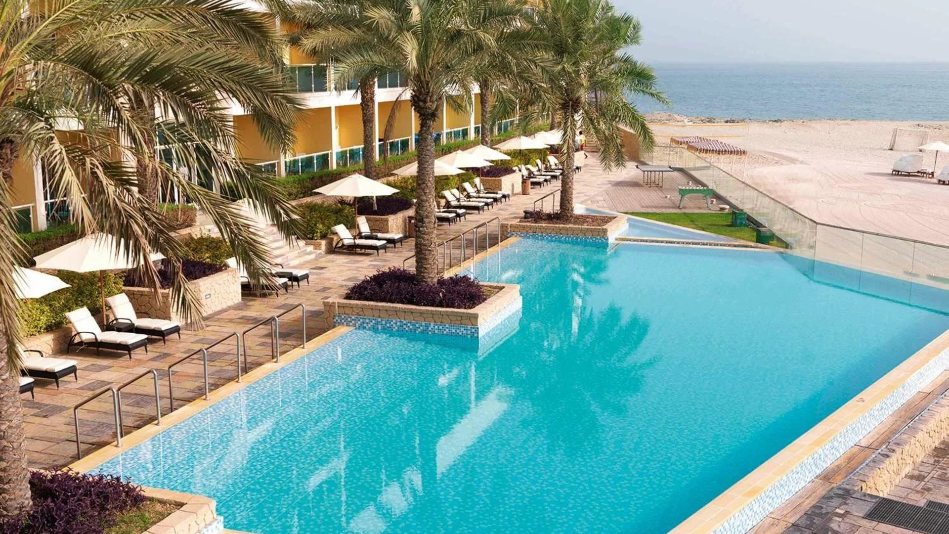 Отель Radisson Blu Fujairah Resort 5*