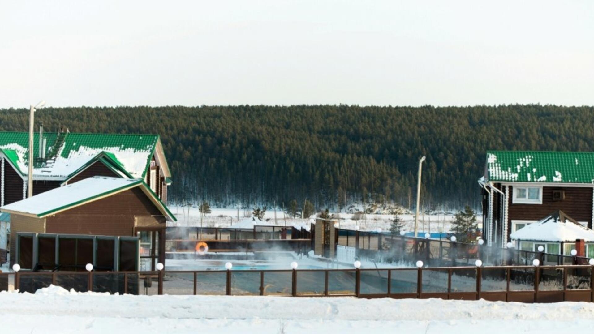 Село кадниково свердловская область. Кадниково Свердловская область белая лошадь. Белая лошадь Кадниково термальные источники. Белая лошадь Сысерть. Горячие источники белая лошадь Сысерть.