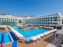 Karmir Resort & Spa, 5*