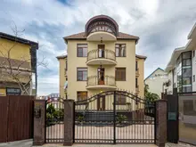 Golden House (Золотой Дом), Гостевой дом