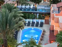 May Flower, Апарт-отель