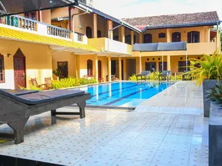 Drifters Hotel & Beach Restaurant