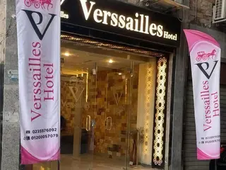 Verssailles Pyramids Hotel
