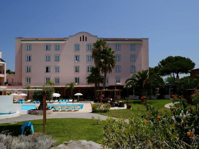 фото Golden Tulip Rome Airport (ex. Hotel Club Isola Sacra) изображение №6