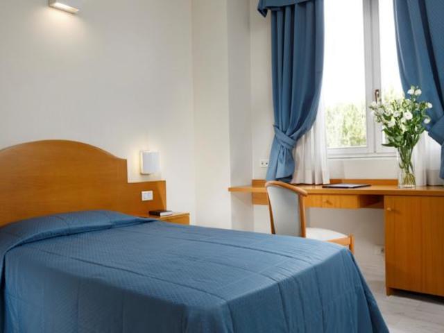 фотографии Golden Tulip Rome Airport (ex. Hotel Club Isola Sacra) изображение №8