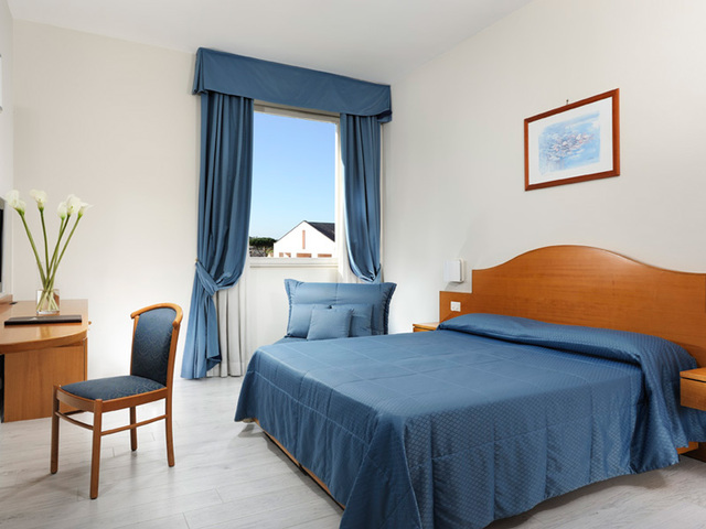 фото отеля Golden Tulip Rome Airport (ex. Hotel Club Isola Sacra) изображение №17