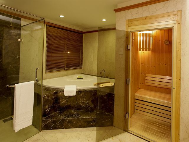 фотографии Muong Thanh Holiday (ex. Blue Moon Hotel & Spa) изображение №60