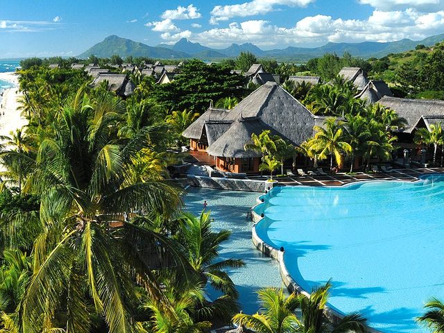 http://Dinarobin%20Beachcomber%20Golf%20&%20SPA