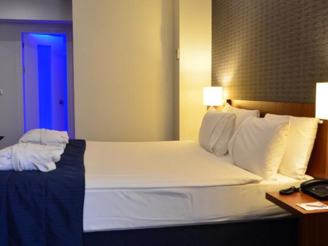 фото отеля Tryp Bosphorus Taksim (ex. Tryp by Wyndham Istanbul Taksim Hotel) изображение №13