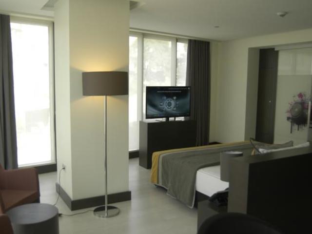 фото отеля Caratpark Hotel изображение №9