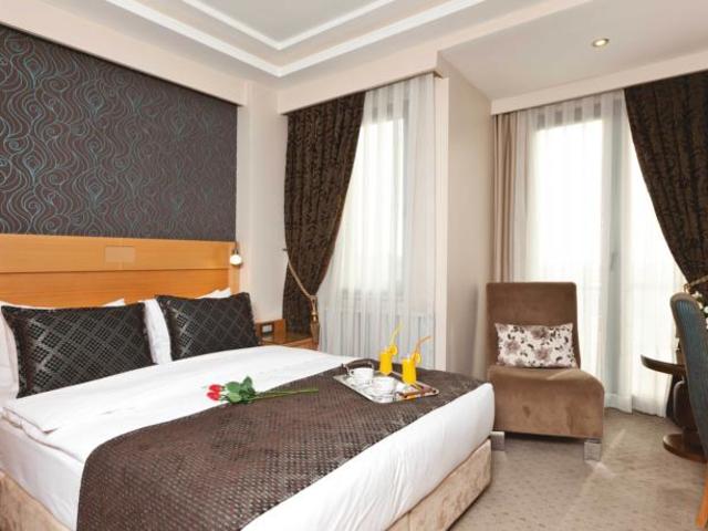 фото отеля Emerald Hotel изображение №9
