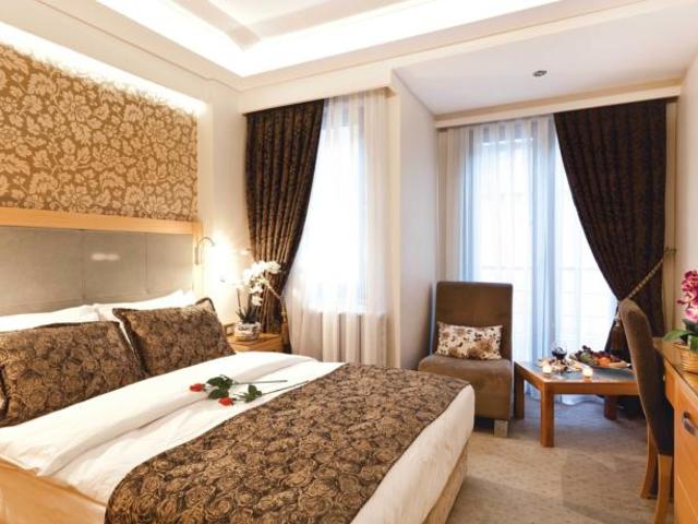 фотографии отеля Emerald Hotel изображение №15