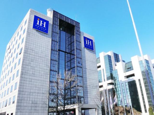 фото отеля IH Hotels Milano Lorenteggio (ex. Idea Hotel Milano Lorenteggio) изображение №1