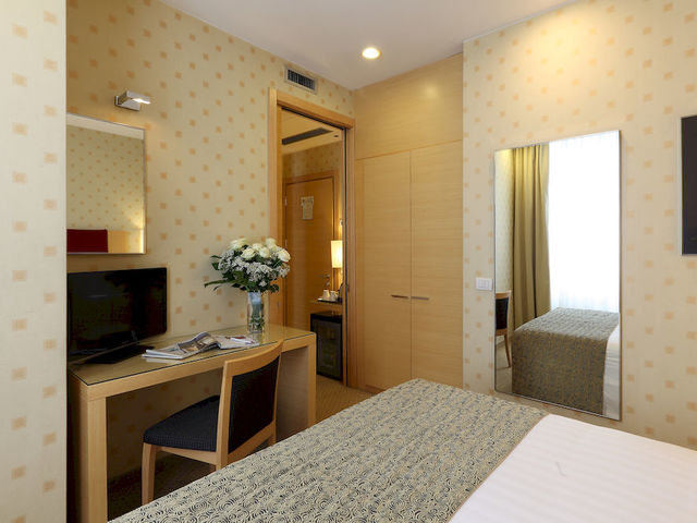 фотографии Holiday Inn Milan Garibaldi Station изображение №24