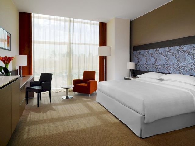 фото Sheraton Milan Malpensa Airport Hotel & Conference Center изображение №22