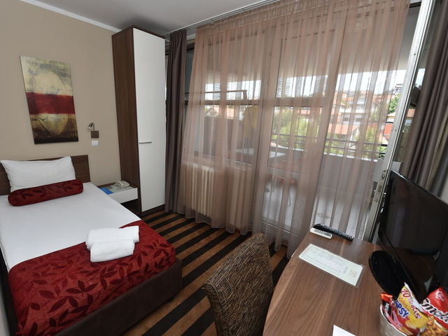 фотографии отеля Balkan Hotel Garni изображение №23