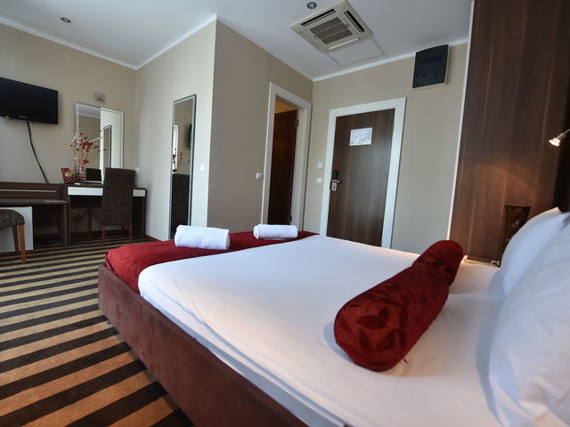 фотографии Balkan Hotel Garni изображение №24