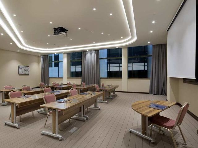 фото отеля Hilton Batumi изображение №9