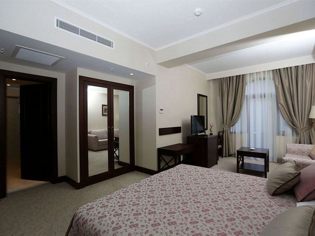 фото отеля Tiflis Palace изображение №41