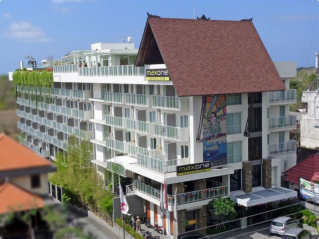 фото отеля MaxOnehotels Bukit Jimbaran изображение №1