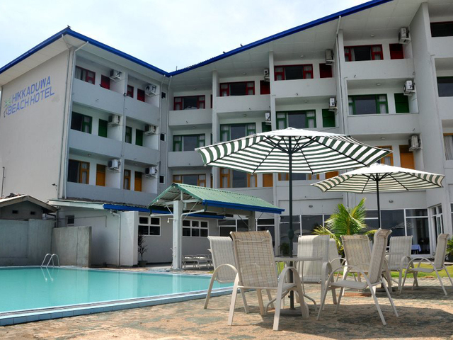 фото отеля Hikkaduwa Beach Hotel изображение №1