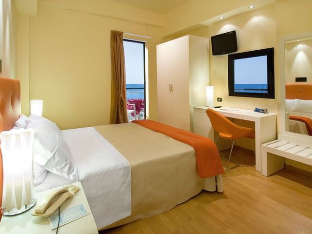 фотографии отеля Madison Hotel & Residence изображение №15