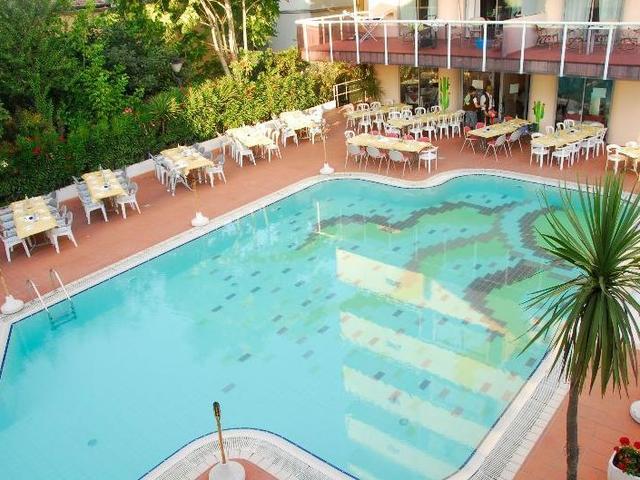 фотографии отеля Madison Hotel & Residence изображение №23