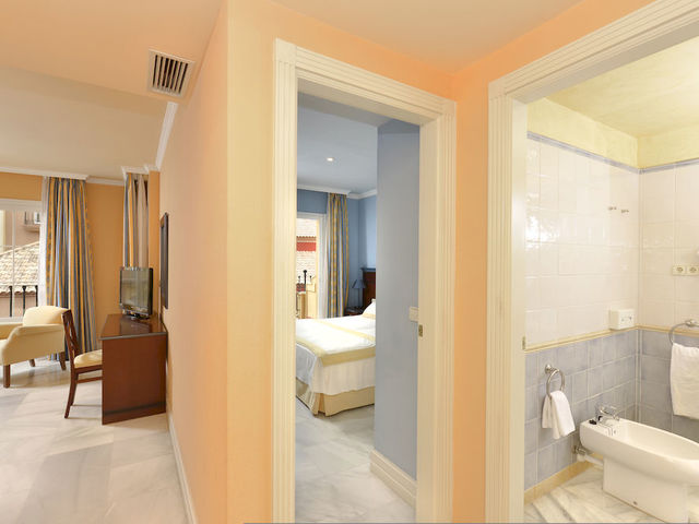 фото Iberostar Malaga Playa (ex. Riu Ferrara) изображение №30