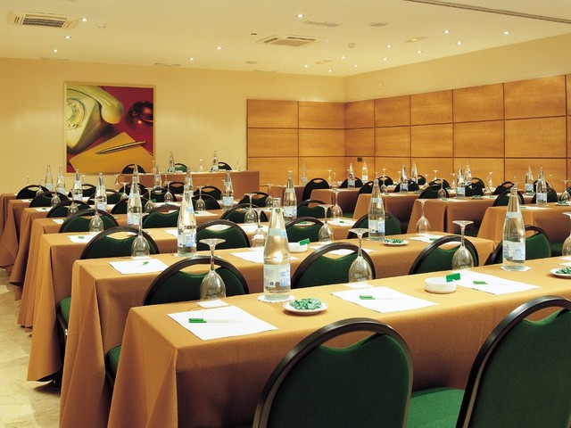 фотографии отеля NH San Pedro изображение №23