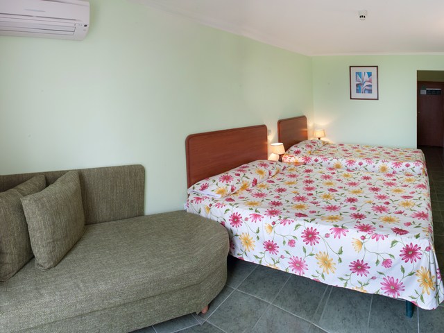 фото отеля Malibu (ex. Slavyanka) изображение №13