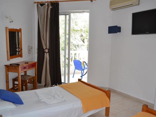 фотографии White Palace Studios изображение №4