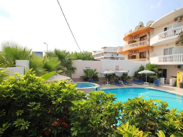 фото отеля White Palace Studios изображение №1