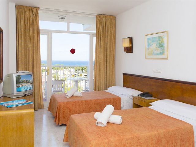 фото HSM Reina Isabel изображение №18