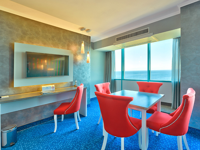 фото отеля International Hotel Casino & Tower Suites изображение №57