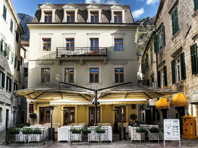 Hotel