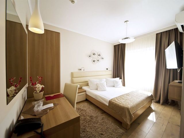 фотографии отеля Confort Hotel изображение №11