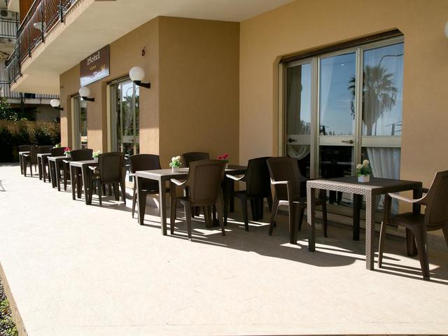 фото ChrisMare Hotel изображение №10