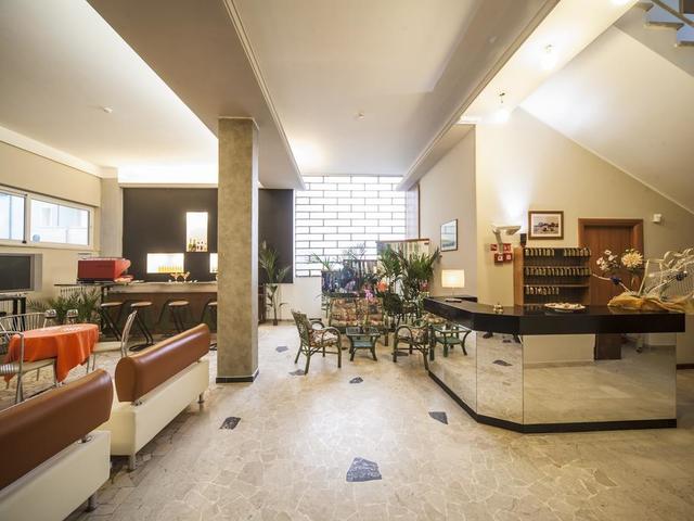 фото отеля Lily Hotel изображение №13