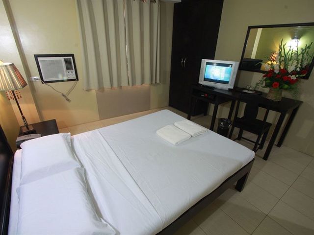 фото отеля Sampaguita Suites Plaza Garcia изображение №9