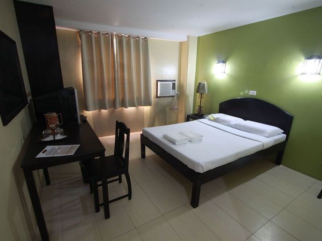 фото Sampaguita Suites Plaza Garcia изображение №6