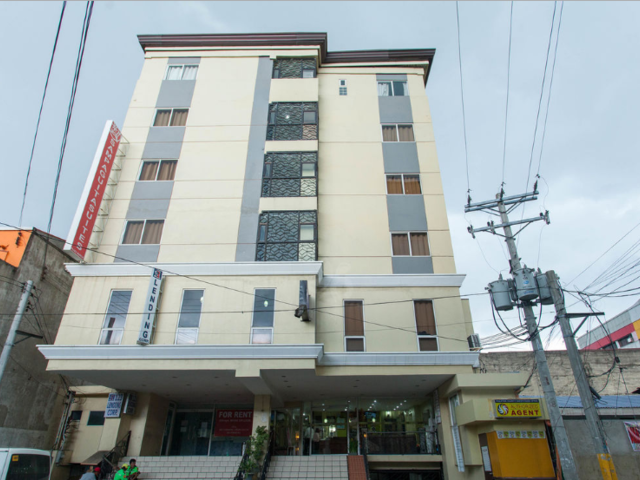 фото отеля Sampaguita Suites Plaza Garcia изображение №1
