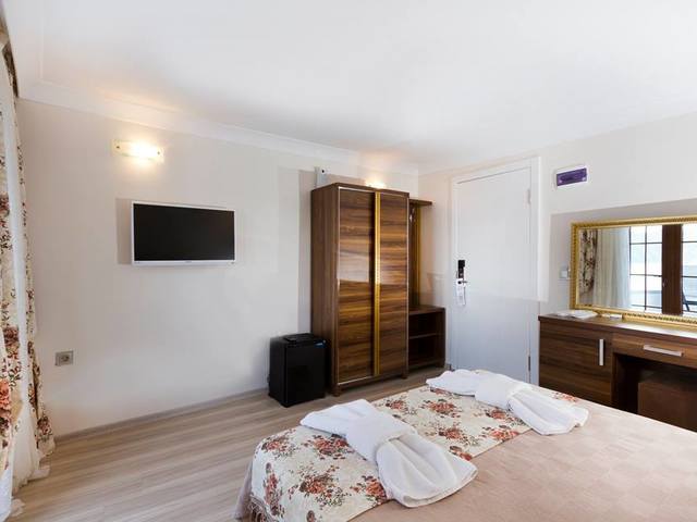 фото отеля Reis Beach Hotel изображение №21