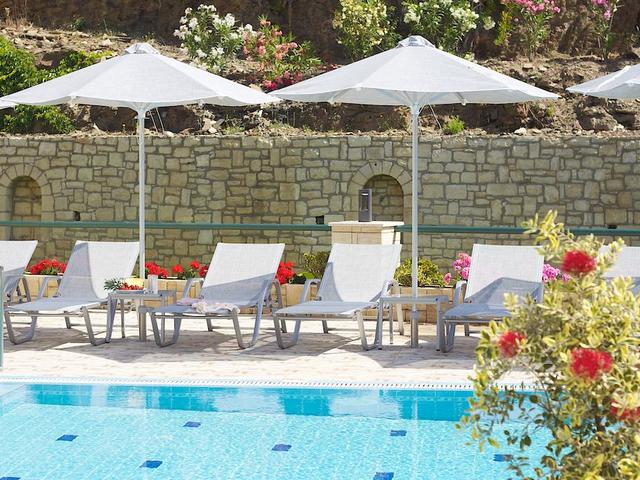 фото отеля Amalia Apartments изображение №17