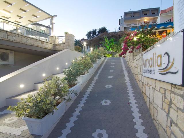 фотографии Amalia Apartments изображение №12